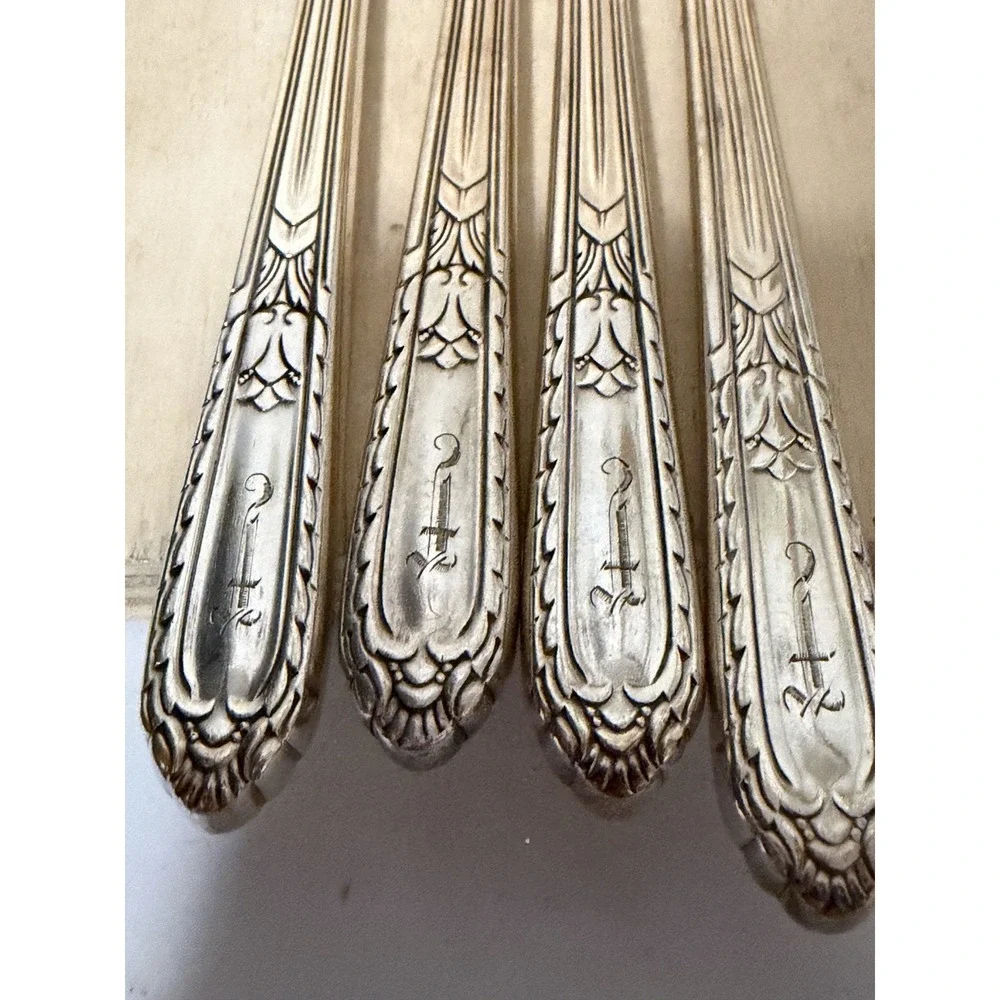 vintage Knifes 4 silverplated flatware handles
